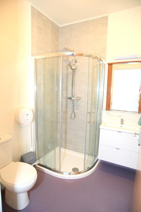 Habitación Triple Económica con baño compartido